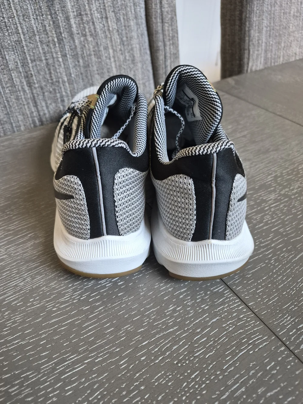 Nike Quest SE Men’s Grey, Black and White Athletic Running Shoes